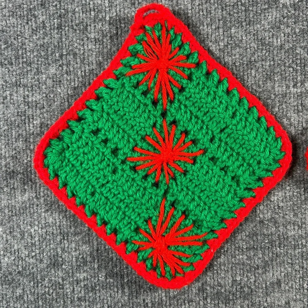 Grandmacore Hand Crocheted Pot Holder Set Hot Pad Red Green Stars Christmas VTG